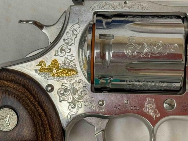 sig-sauer-pistol-image-18