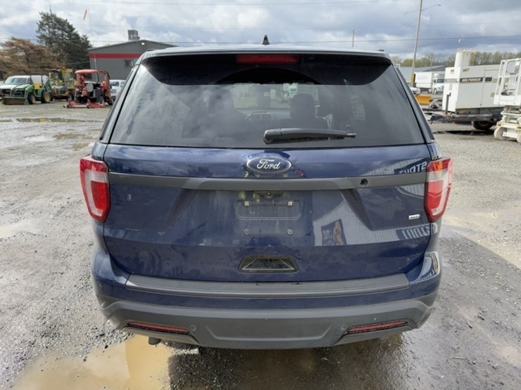 2018-ford-explorer-image-5