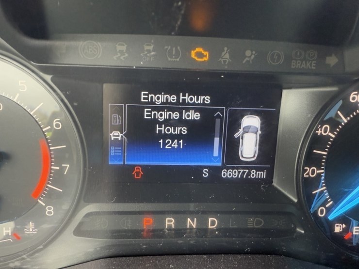 2017-ford-explorer-image-32