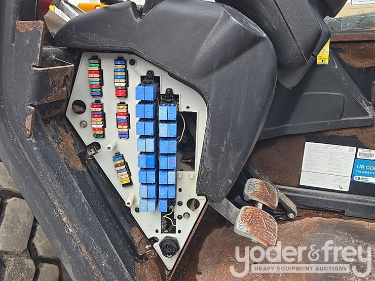 2017-jcb-510-56-image-85