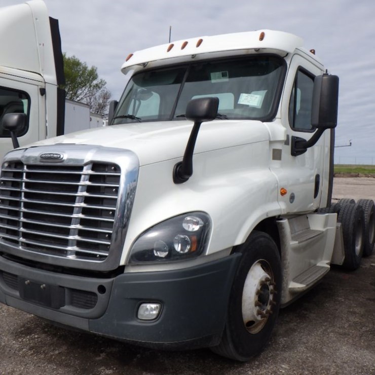2017 FREIGHTLINER CASCADIA 125