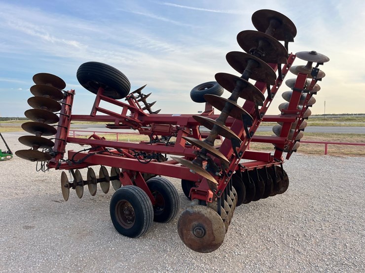 case-ih-3900-image-15