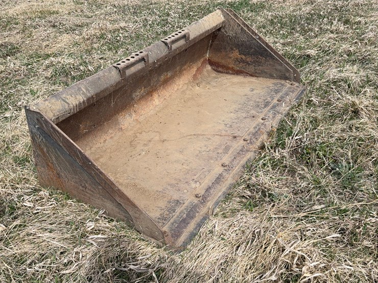 skid-steer-bucket-image-7