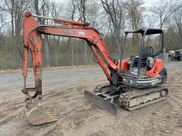 2004-kubota-kx121-3-image-1