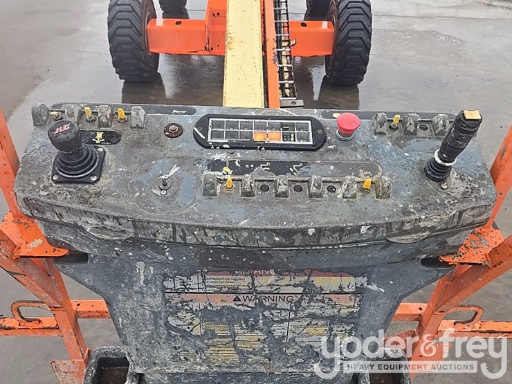 2008-jlg-400s-image-26