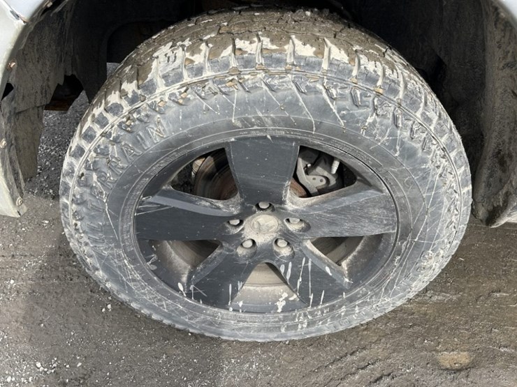 2013-dodge-1500-image-32