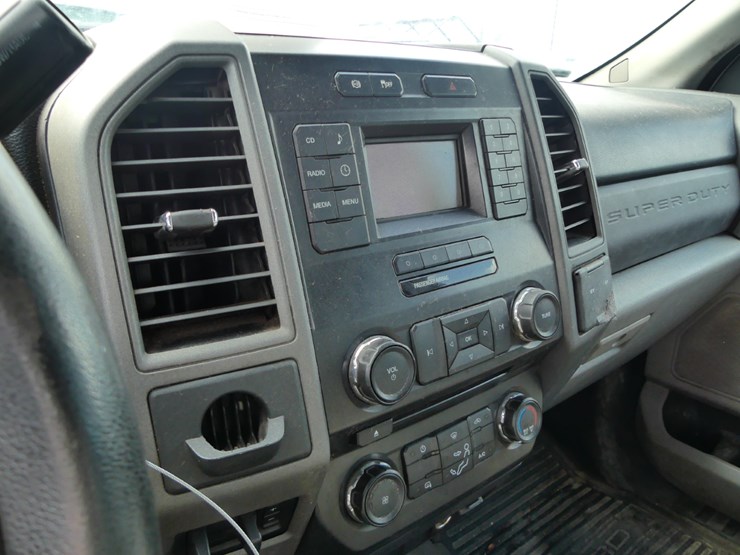 2017-ford-f450-xl-image-14