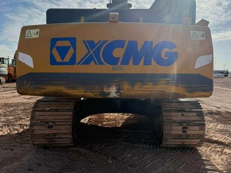 2022-xcmg-xe360u-image-7