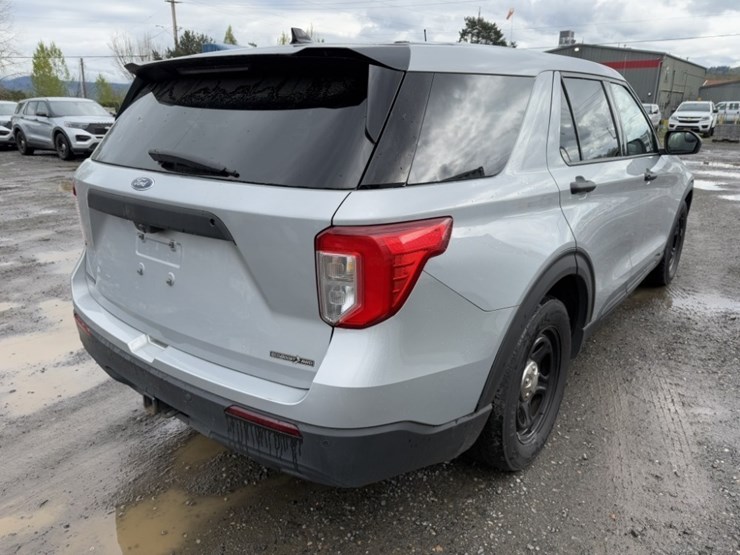 2020-ford-explorer-image-4