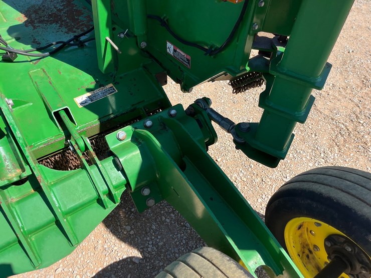 2019-john-deere-10-image-9