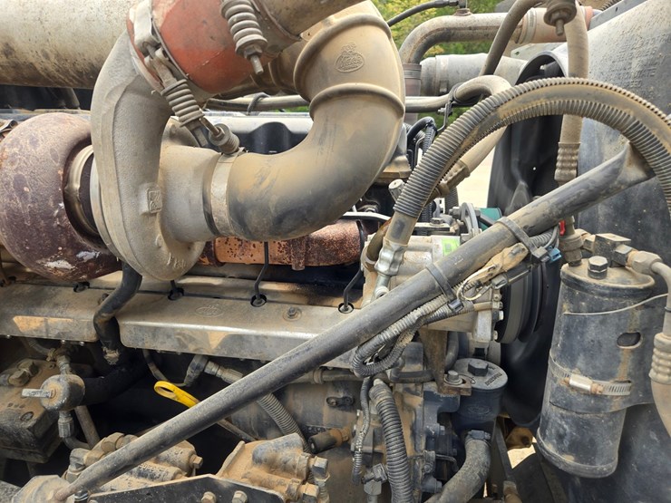 2001-mack-rd690s-image-51