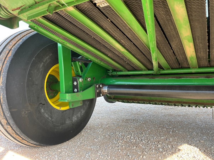 2015-john-deere-569-image-12