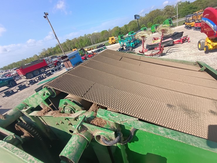 john-deere-456-image-33