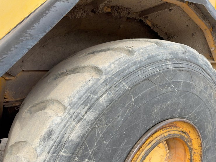 2003-volvo-a40d-image-13