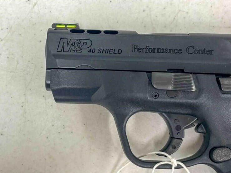 smith-&-wesson-pistol-image-4