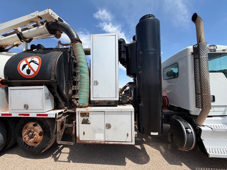 2012-kenworth-t800-image-4