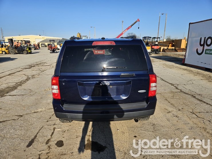 2014-jeep-patriot-image-12