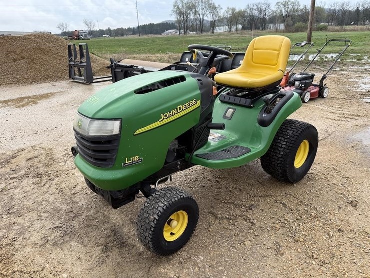 john-deere-l118-image-2