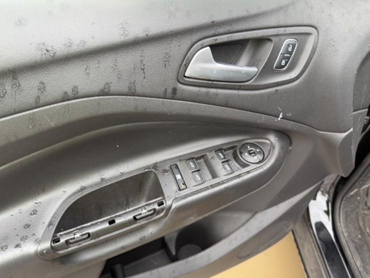 2017-ford-escape-image-25