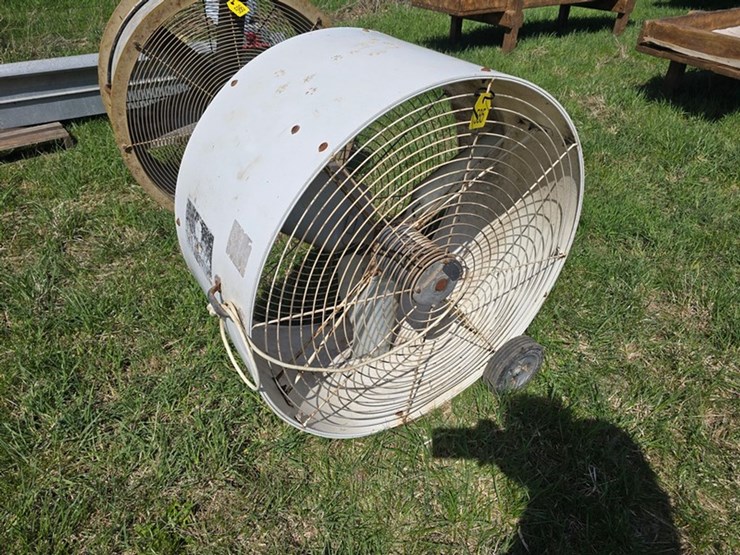 #585-•-shaefer-barn-fan-image-3