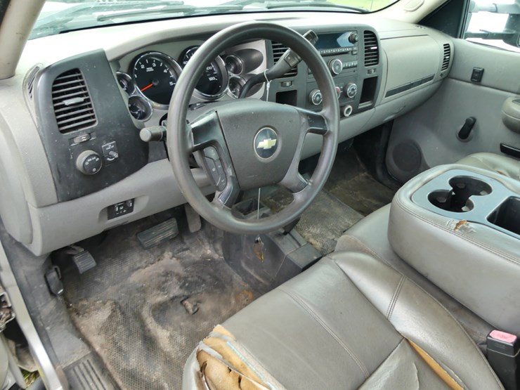 2009-chevrolet-3500hd-image-14