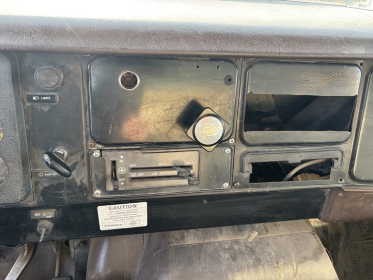 1985-international-4700-image-29