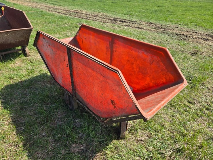 #599-•-walk-behind-feed-cart-image-4