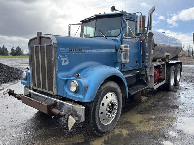 kenworth-w900-image-1