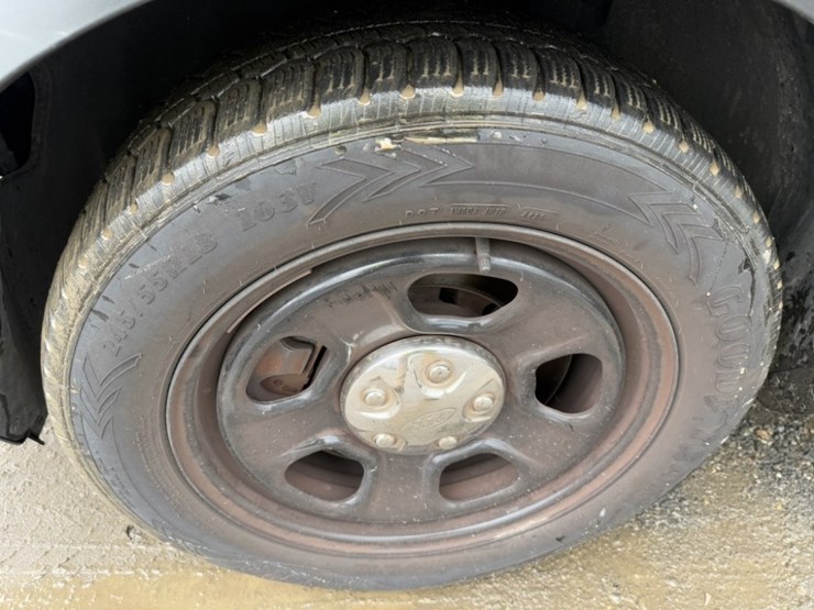 2017-ford-explorer-image-15