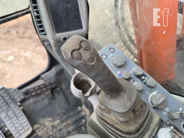 2014-hitachi-zx245us-lc-5n-image-17