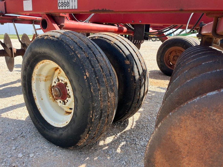 case-ih-3800-image-16