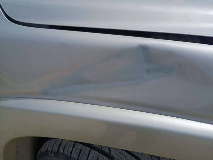 2005-chevrolet-suburban-image-104