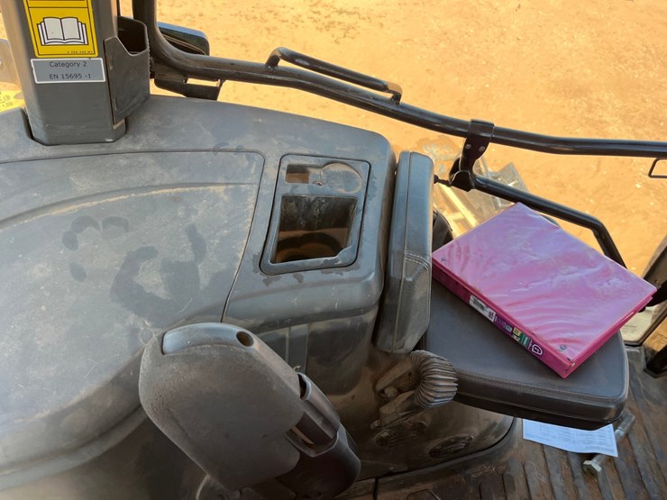 2015-challenger-mt675e-image-28