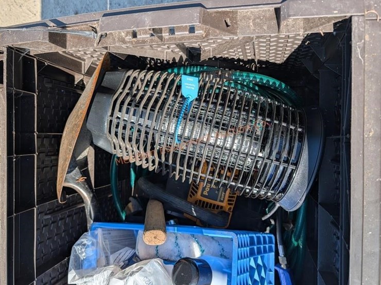 outdoor-storage-chest-w/-items---see-below-image-4