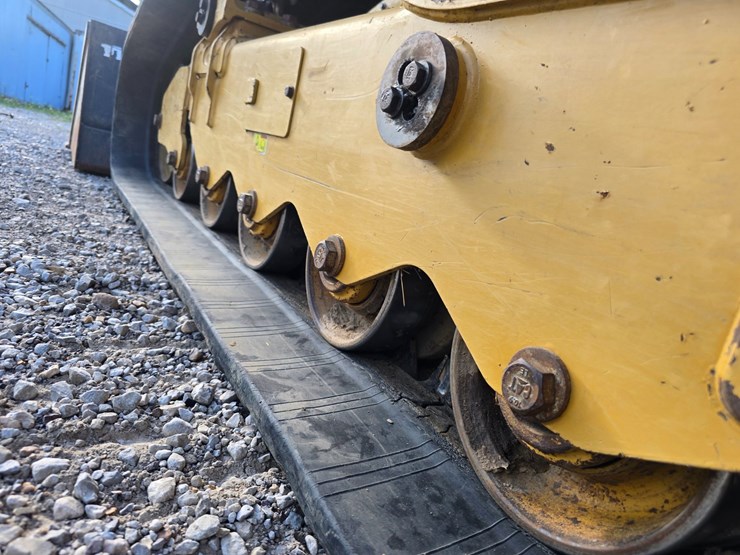 2023-caterpillar-299d3-xe-image-43