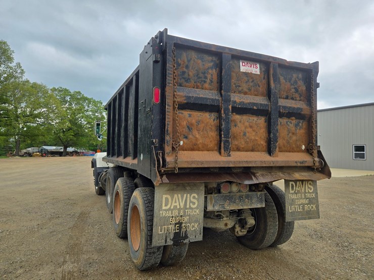 2001-mack-rd690s-image-13