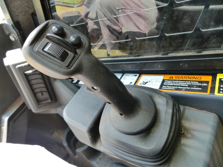 2017-deere-333g-image-13