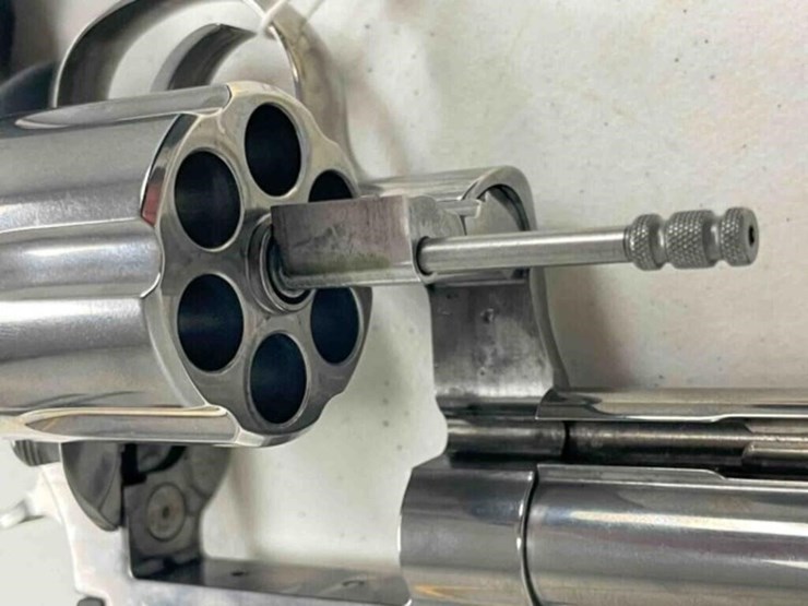 colt-revolver-image-8