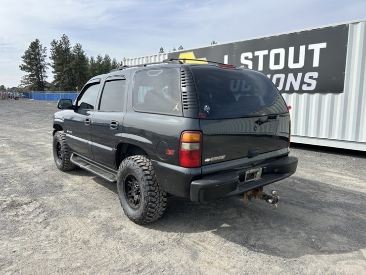 2003-chevrolet-tahoe-image-3