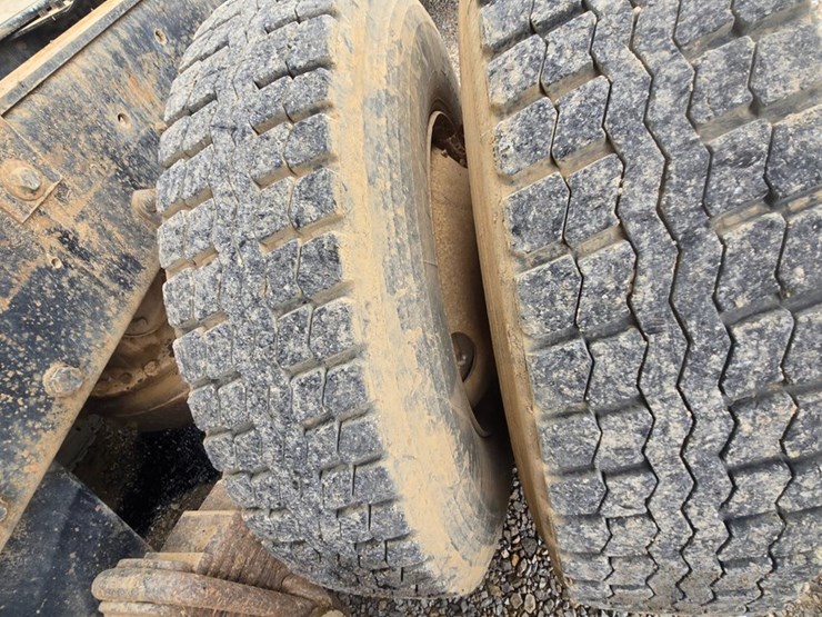 1996-mack-rd690s-image-87