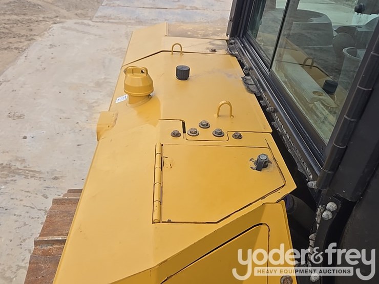 2019-caterpillar-d6-lgp-image-42