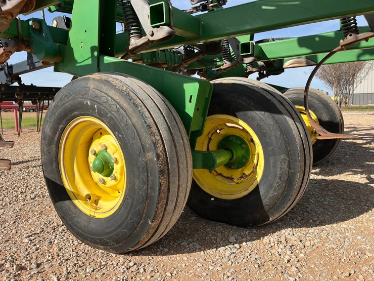 2009-john-deere-2210-image-7