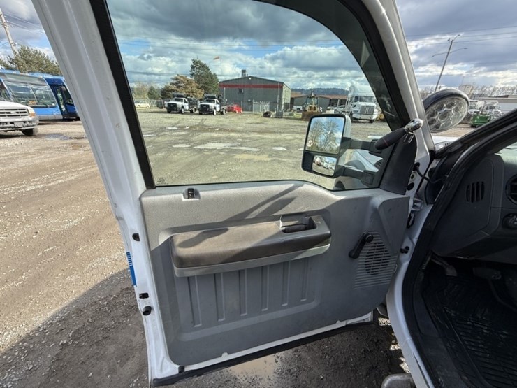 2016-ford-f550-sd-image-22