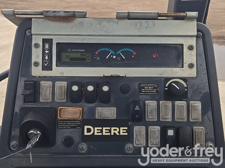 2018-deere-310l-image-98