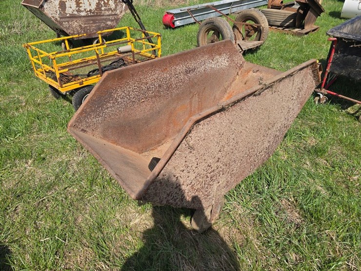 #598-•-walk-behind-feed-cart-image-7