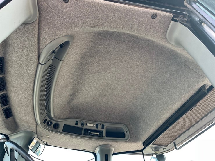 2009-versatile-435-image-28