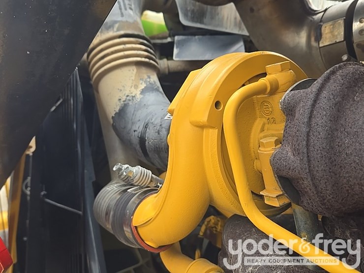 2018-deere-310l-image-80