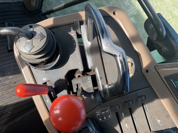 1996-john-deere-7700-image-23