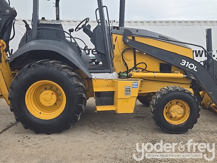 2018-deere-310l-image-15