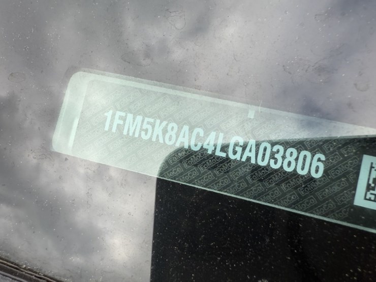 2020-ford-explorer-image-9